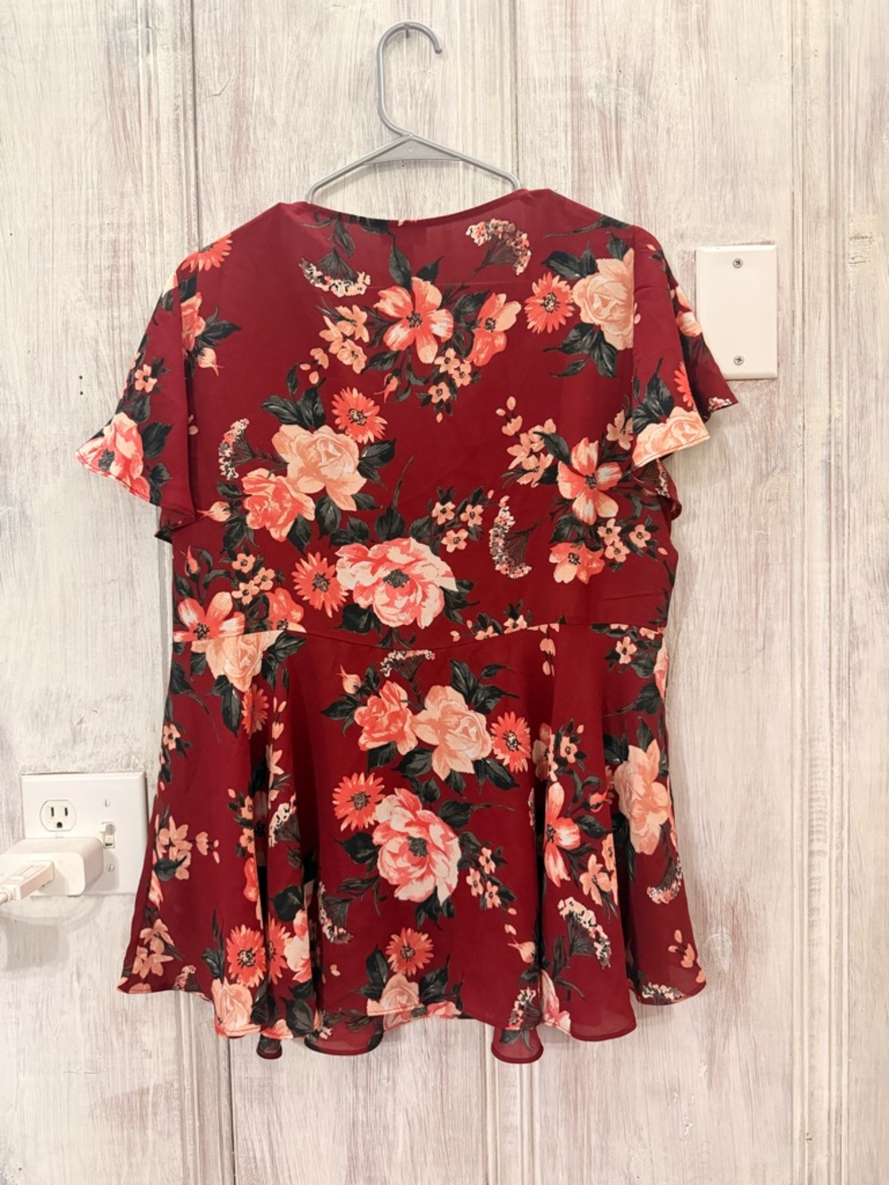 Torrid Red Floral V-Neck Flutter Sleeve Top - Picture 3 of 3